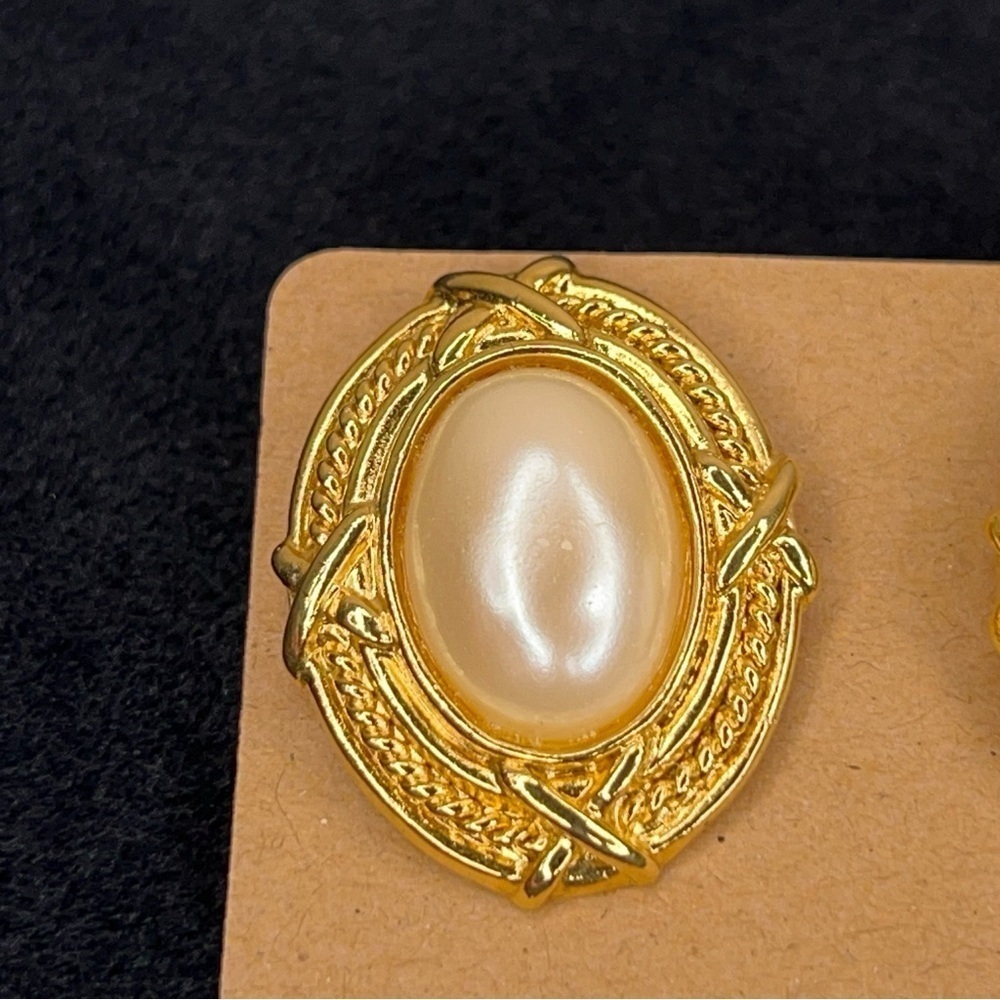 VINTAGE PEARL EARRINGS POST BACK GOLD IVORY WEDDING EVENT PARTY COCKTAIL GIFT - Picture 6 of 10